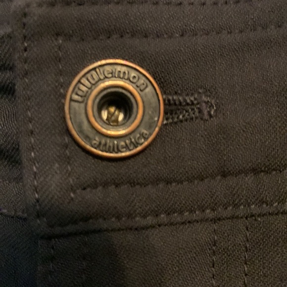 Lululemon shorts - Picture 4 of 6